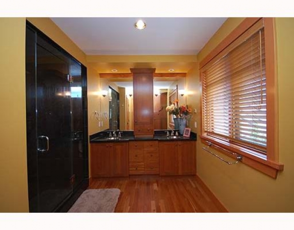 V802792_601_16.jpg at 2082 Lorraine Ave, Coquitlam West, Coquitlam