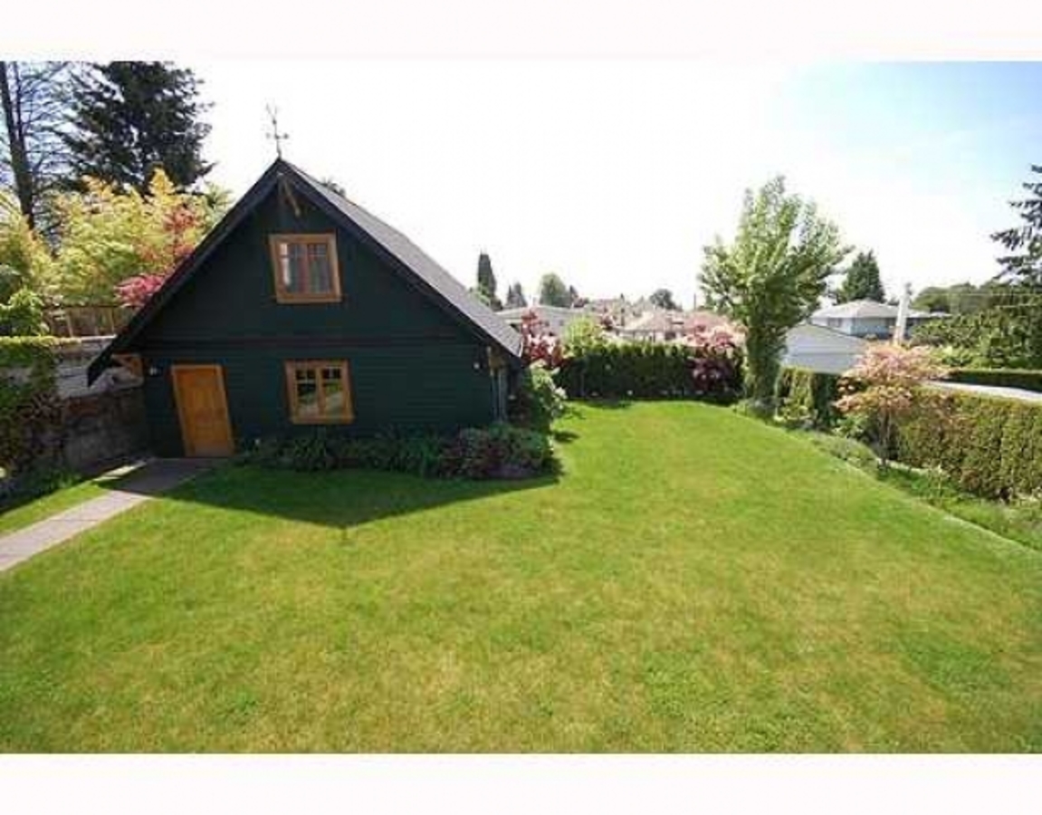 V802792_A01_75.jpg at 2082 Lorraine Ave, Coquitlam West, Coquitlam