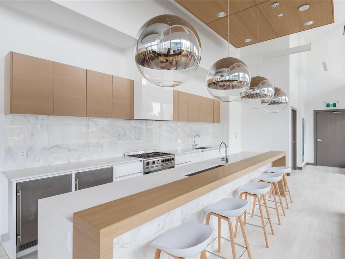 lounge at 6098 Station Street, Metrotown, Burnaby South