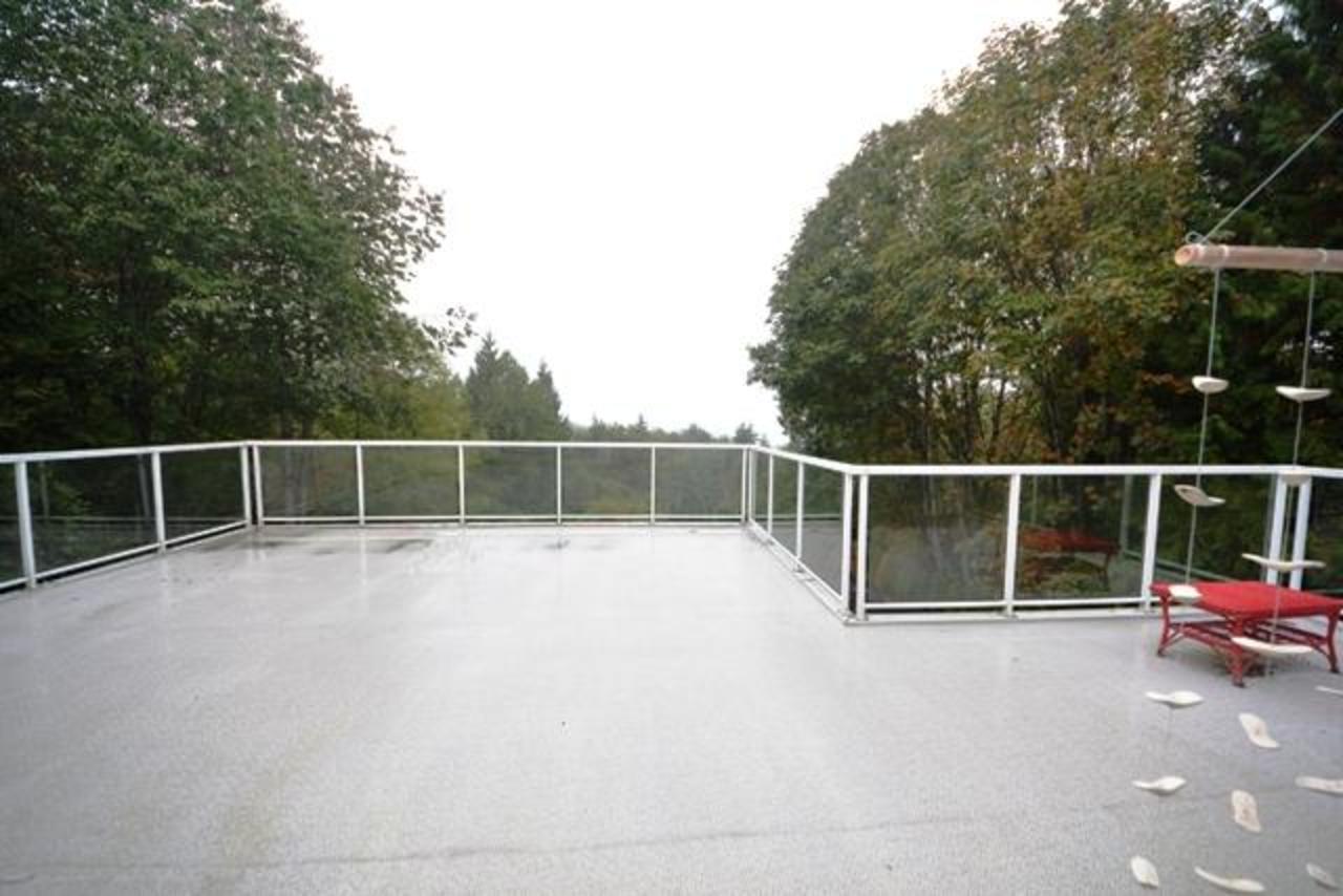 sdeck at 15685 112th Ave