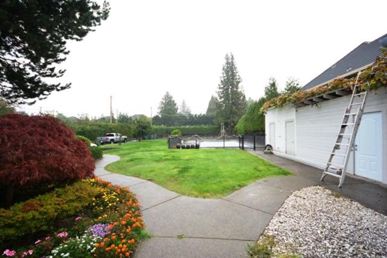 sfrontgrdn at 15685 112th Ave