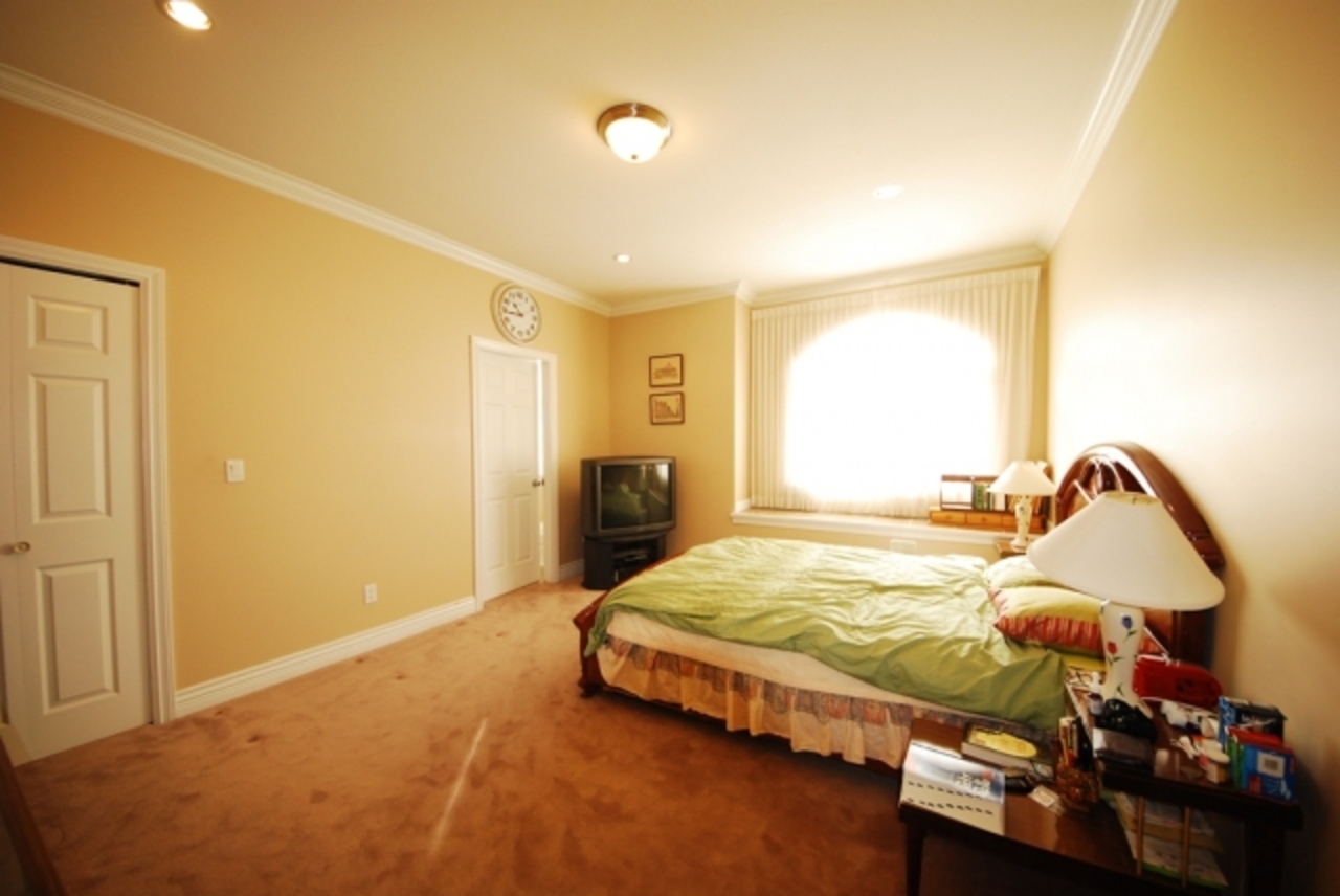 sr11.jpg at 13477 98th Ave, Whalley, Surrey