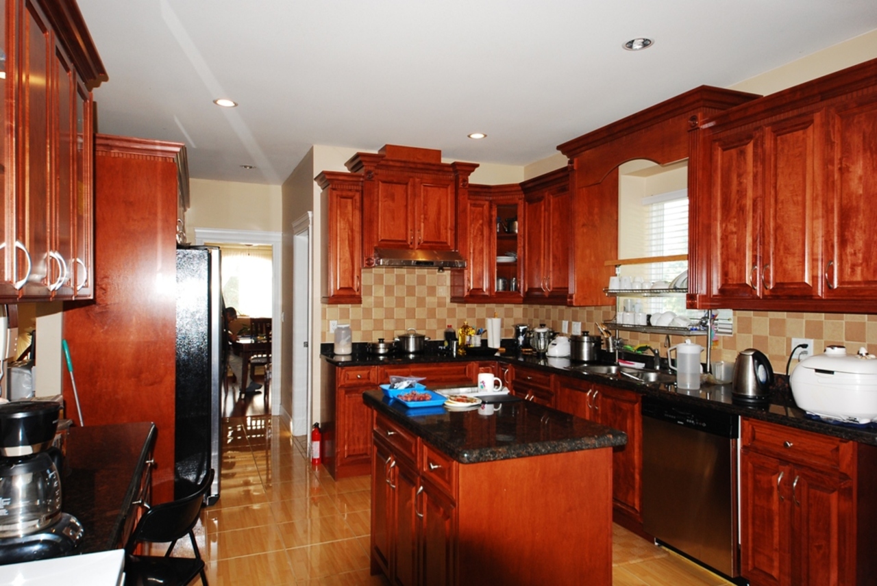 sr2.jpg at 13477 98th Ave, Whalley, Surrey