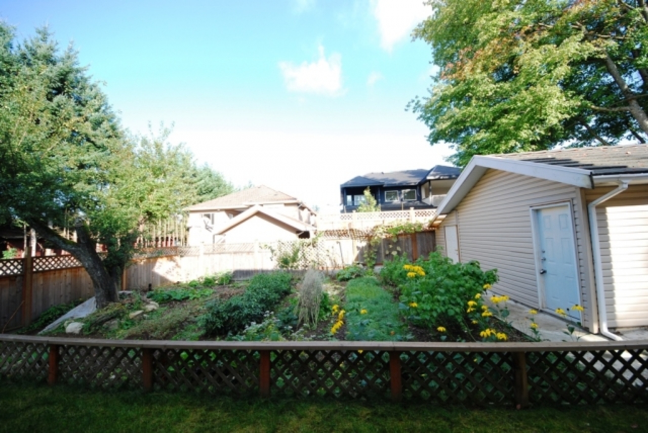 sr4.jpg at 13477 98th Ave, Whalley, Surrey