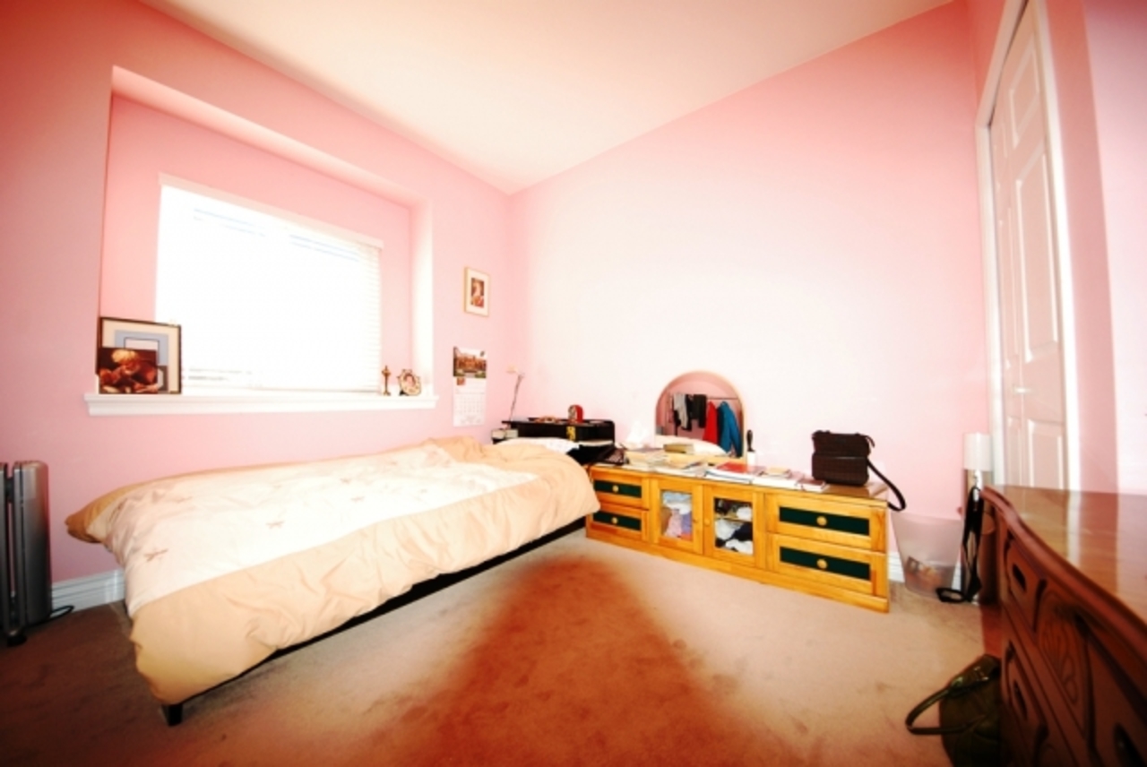 sr8.jpg at 13477 98th Ave, Whalley, Surrey
