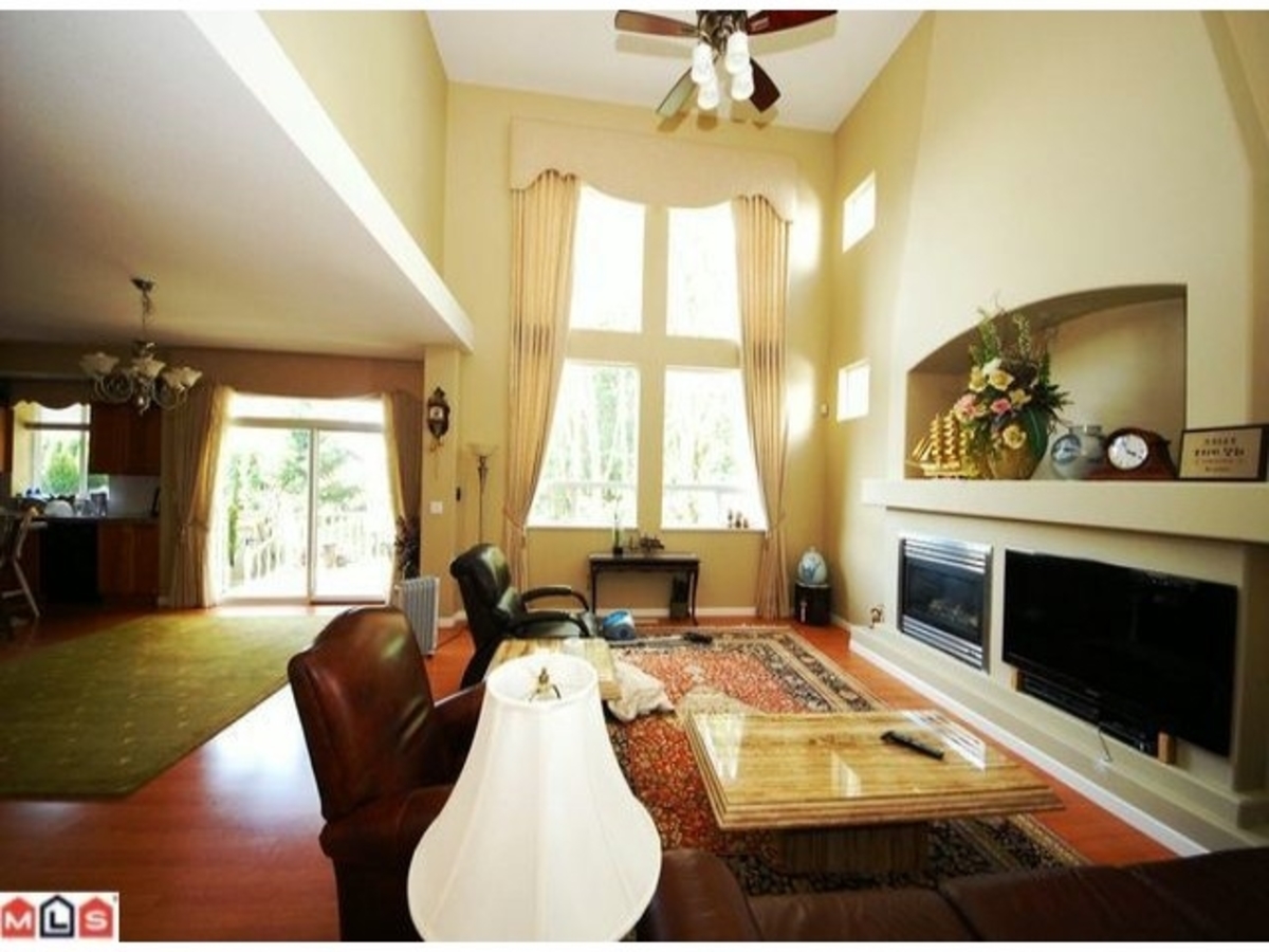 f10.jpg at 15581 112A St, Fraser Height, Surrey