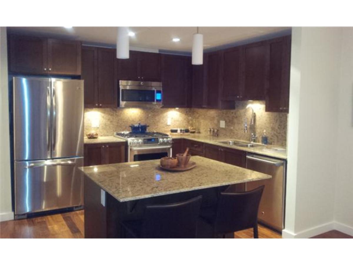 v1.jpg at 2601 - 280 Ross Dr, Victoria Hill, New Westminster