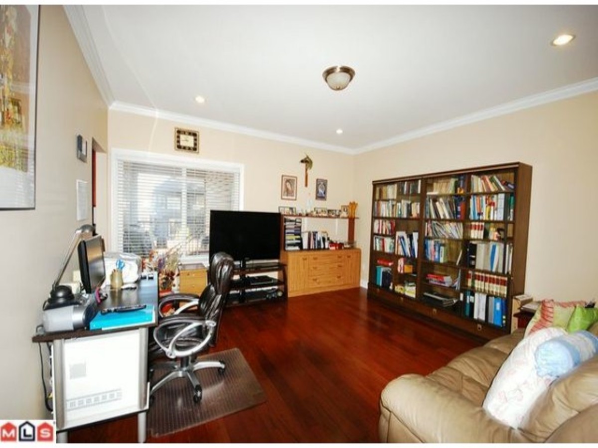 c2.jpg at 13477 98th Ave, Whalley, Surrey