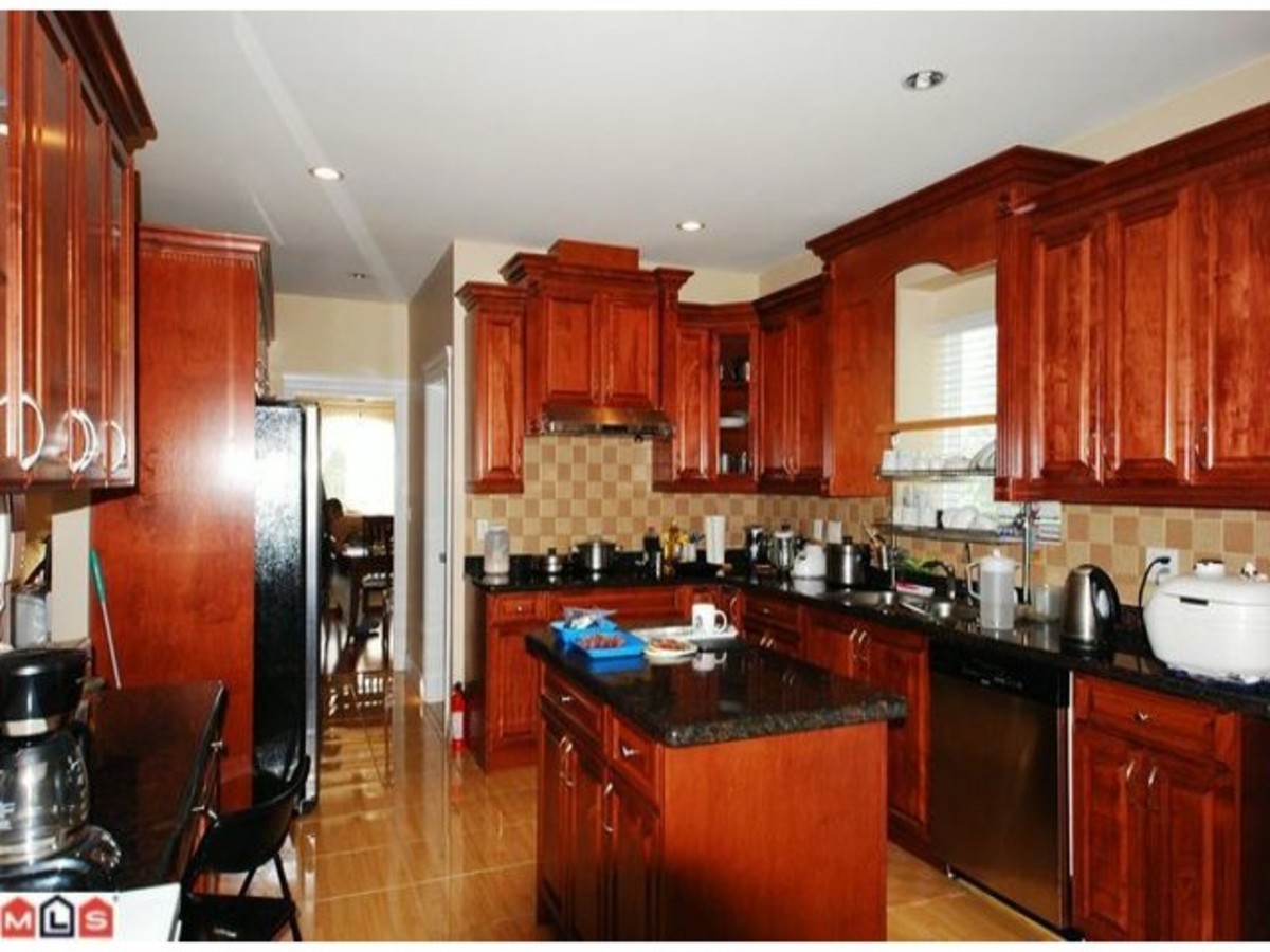 c3.jpg at 13477 98th Ave, Whalley, Surrey