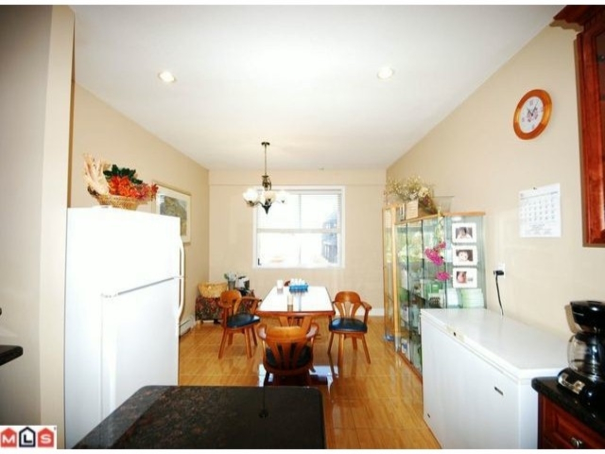 c4.jpg at 13477 98th Ave, Whalley, Surrey