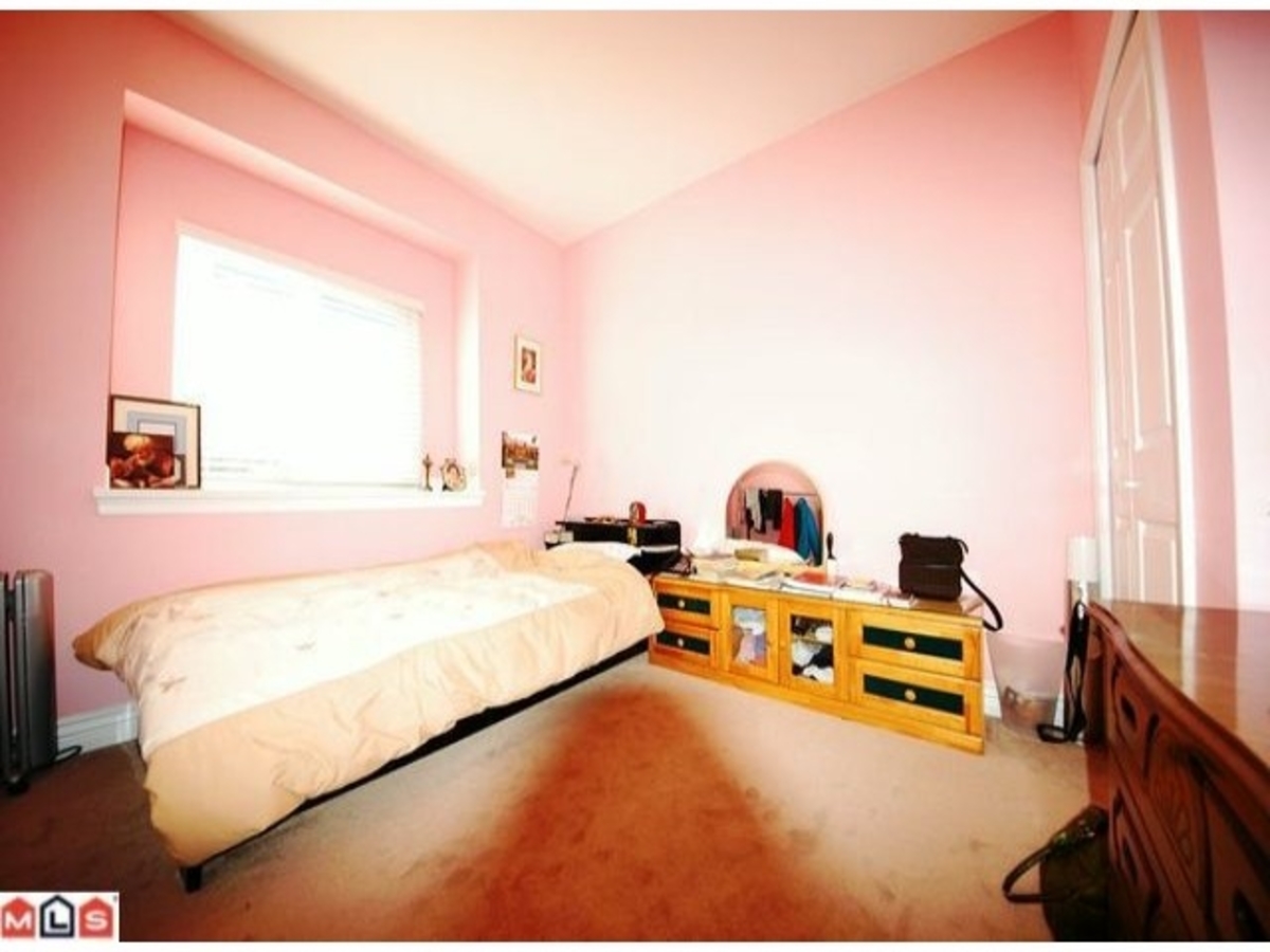 c7.jpg at 13477 98th Ave, Whalley, Surrey