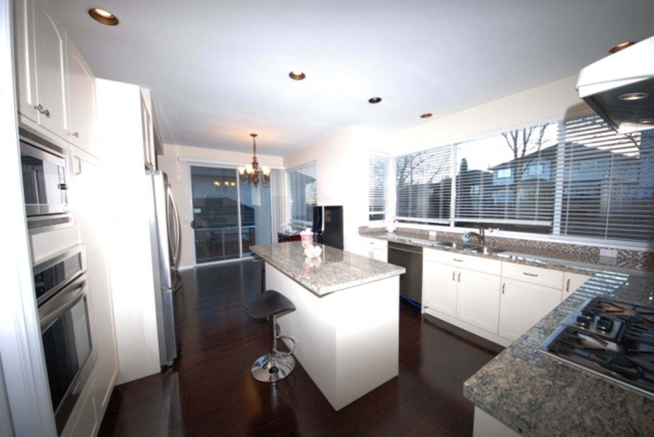 pkitchen.jpg at 1560 Pinitree Way, Westwood Plateau, Coquitlam
