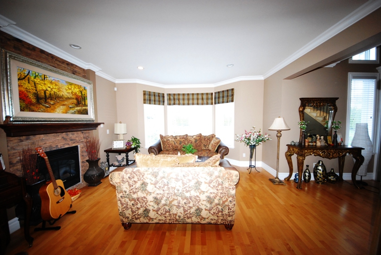 sliving.jpg at 934 Stewart Ave, Coquitlam West, Coquitlam