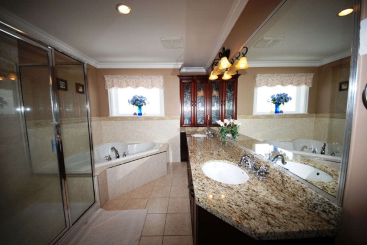 smasterbath.jpg at 934 Stewart Ave, Coquitlam West, Coquitlam
