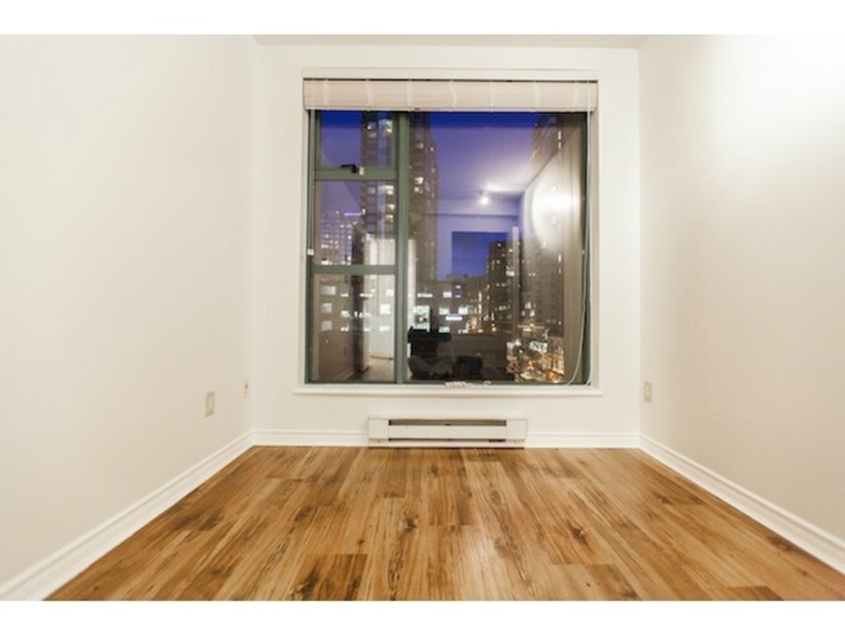 V1052849_601_98.jpg at 704 - 939 Homer St, Downtown, Vancouver