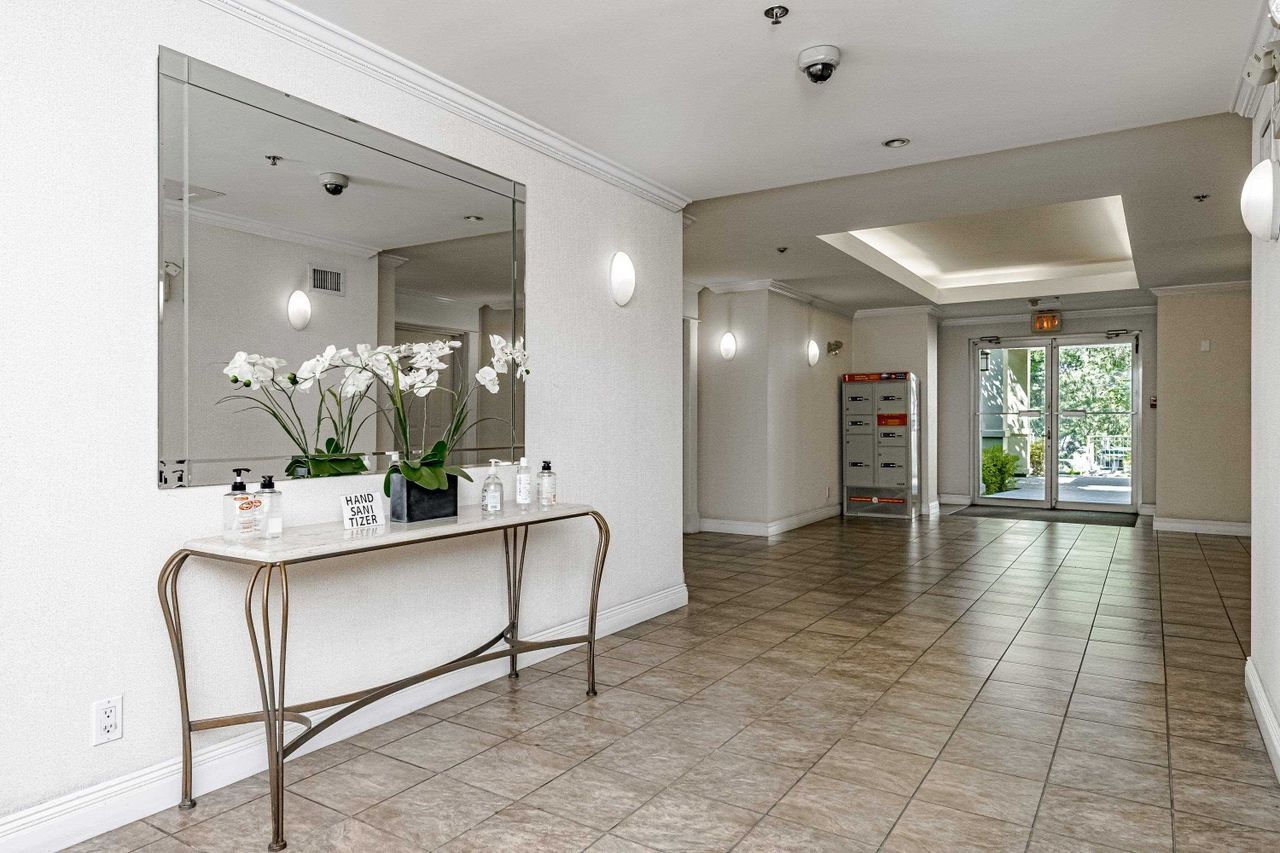 15268-105-avenue-guildford-north-surrey-05 at 403 - 15268 105 Avenue, Guildford, North Surrey