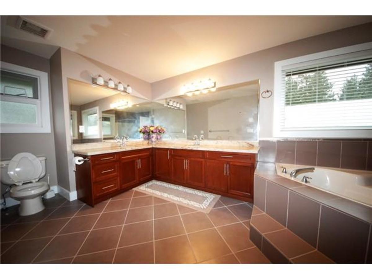 w10 at 3302 Wingrove Terrace, hockaday, Coquitlam