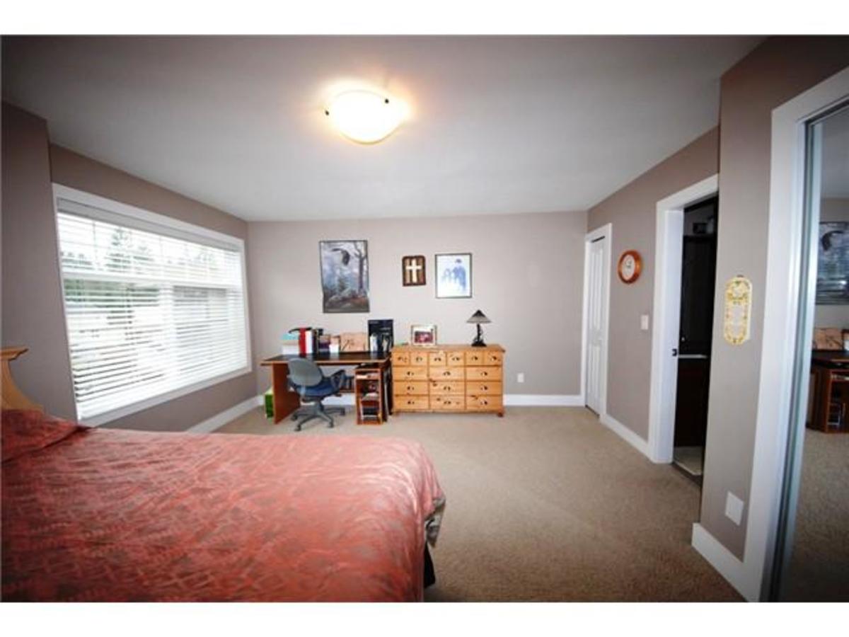 w11 at 3302 Wingrove Terrace, hockaday, Coquitlam