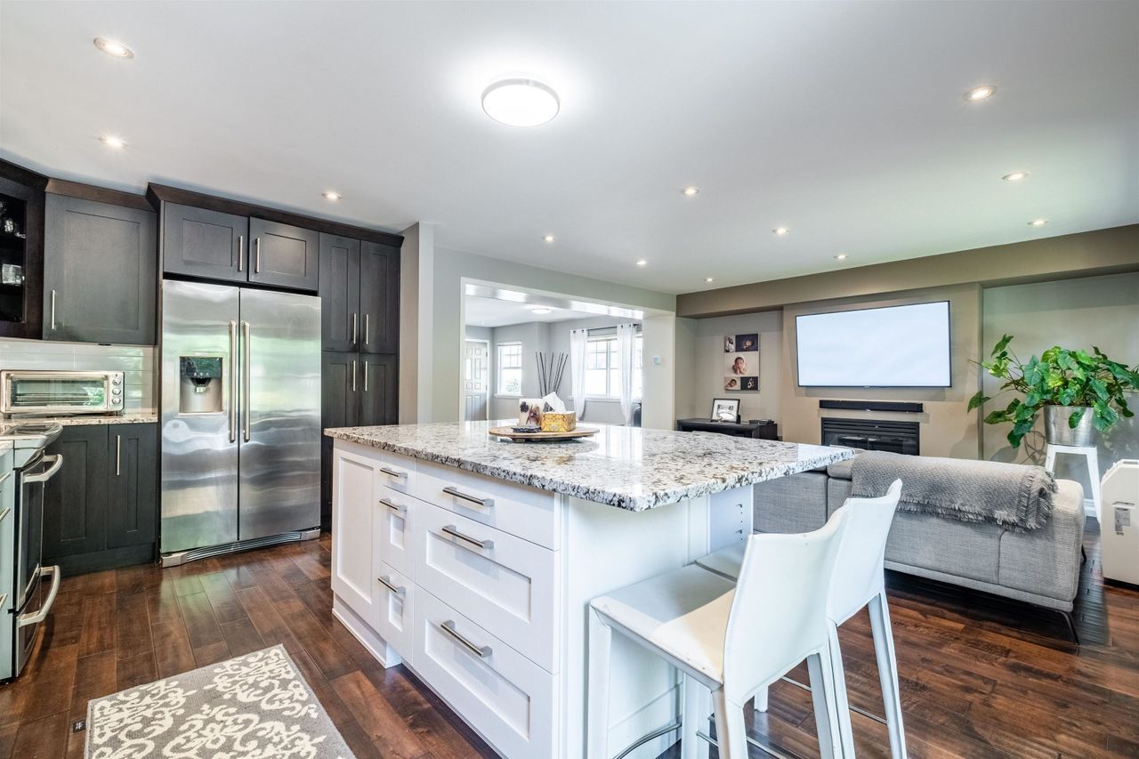 3300-plateau-boulevard-westwood-plateau-coquitlam-07 at 12 - 3300 Plateau Boulevard, Westwood Plateau, Coquitlam
