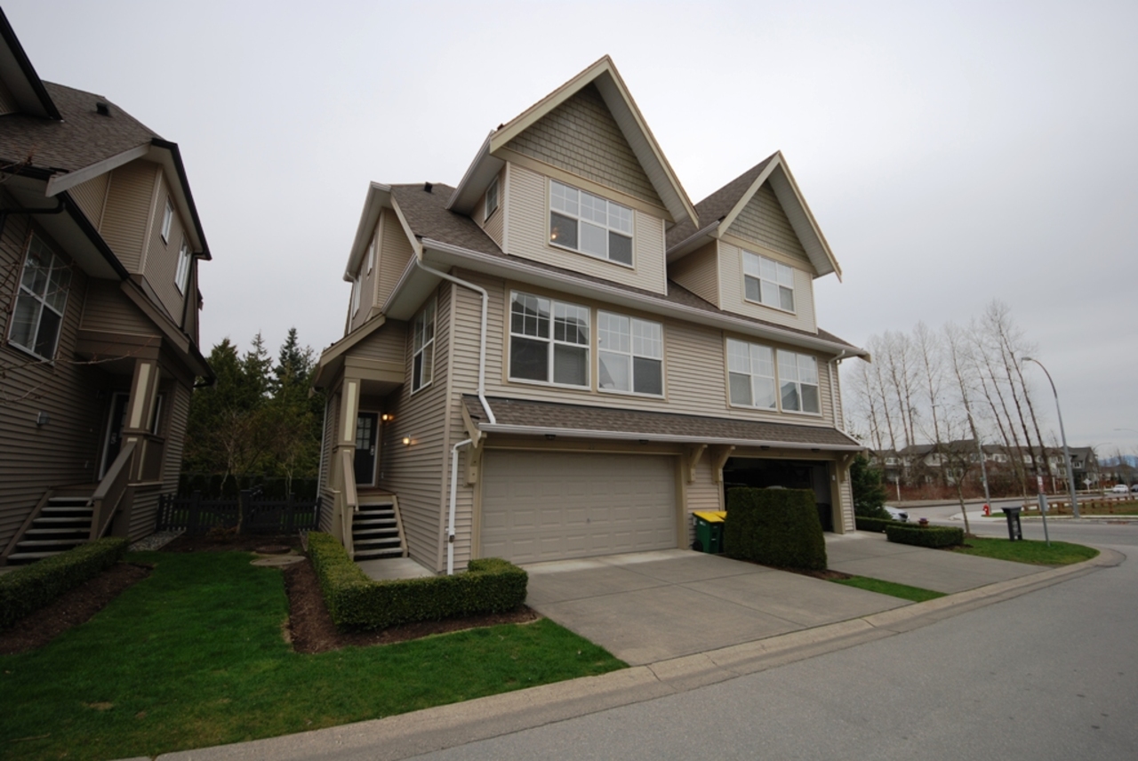 l1 at 25 - 8089 209st, Langley