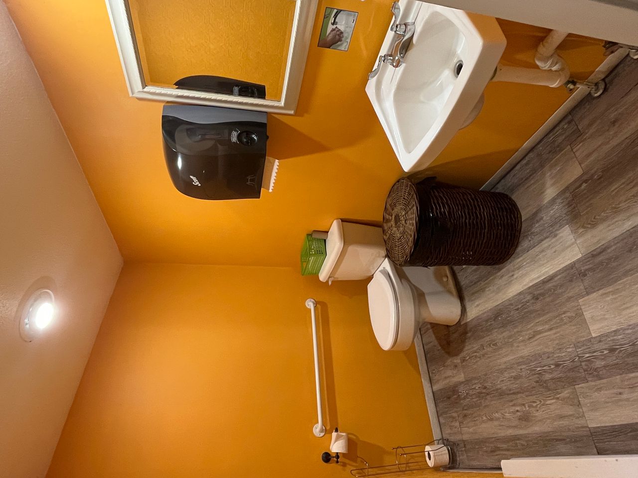 img_8098 at 4680 Marine Ave Powell River