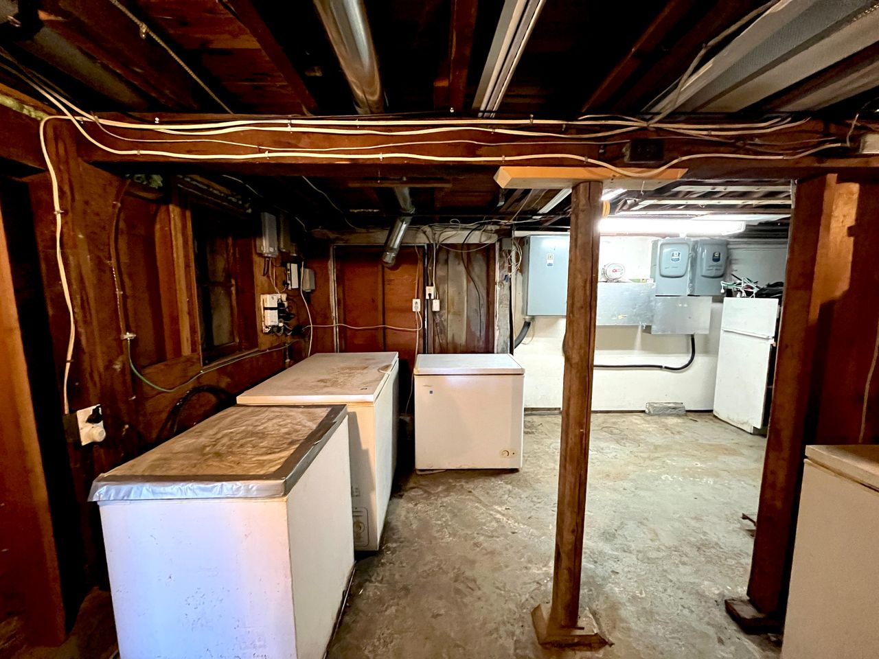 img_8102 at 4680 Marine Ave Powell River