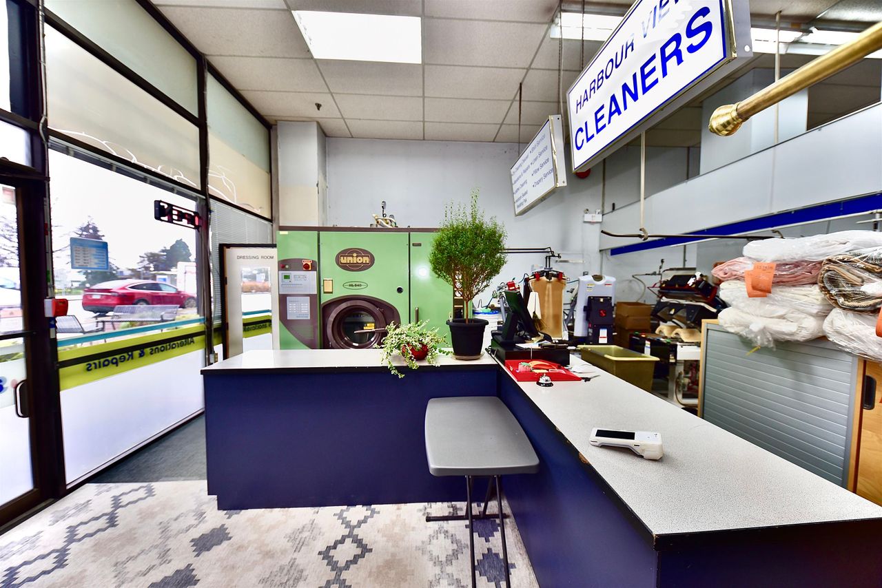 214-w-esplanade-avenue-lower-lonsdale-north-vancouver-03 at 214 W Esplanade Avenue, Lower Lonsdale, North Vancouver