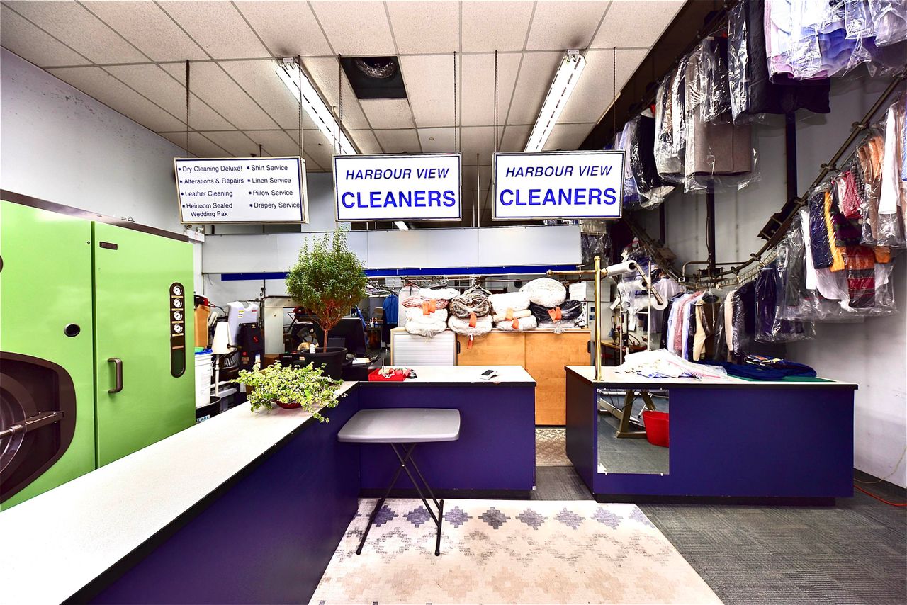 214-w-esplanade-avenue-lower-lonsdale-north-vancouver-04 at 214 W Esplanade Avenue, Lower Lonsdale, North Vancouver