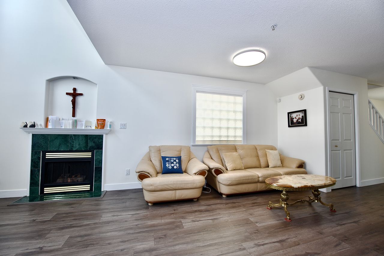 D81_5049-1 at 46 - 1370 Riverwood Gate, Riverwood, Port Coquitlam
