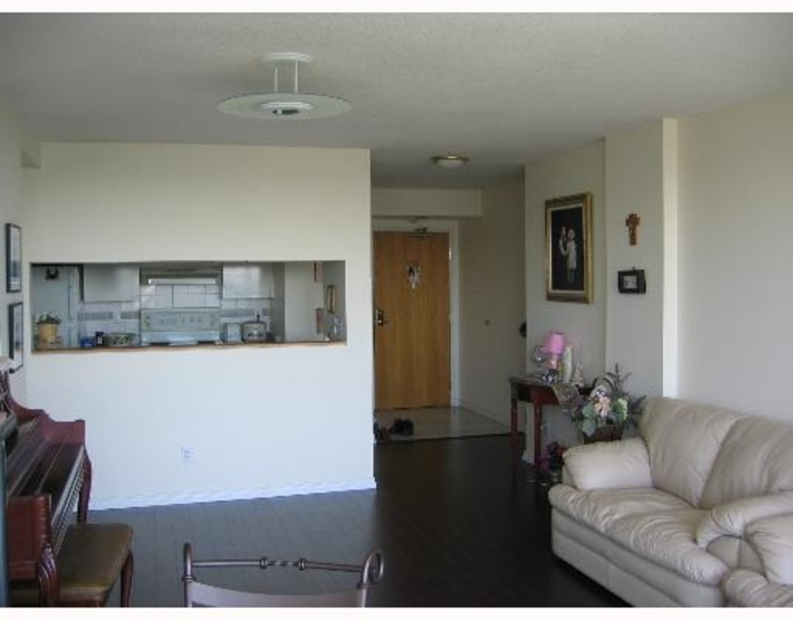 living Room at 1702 - 9633 Manchester Dr, Government, Burnaby