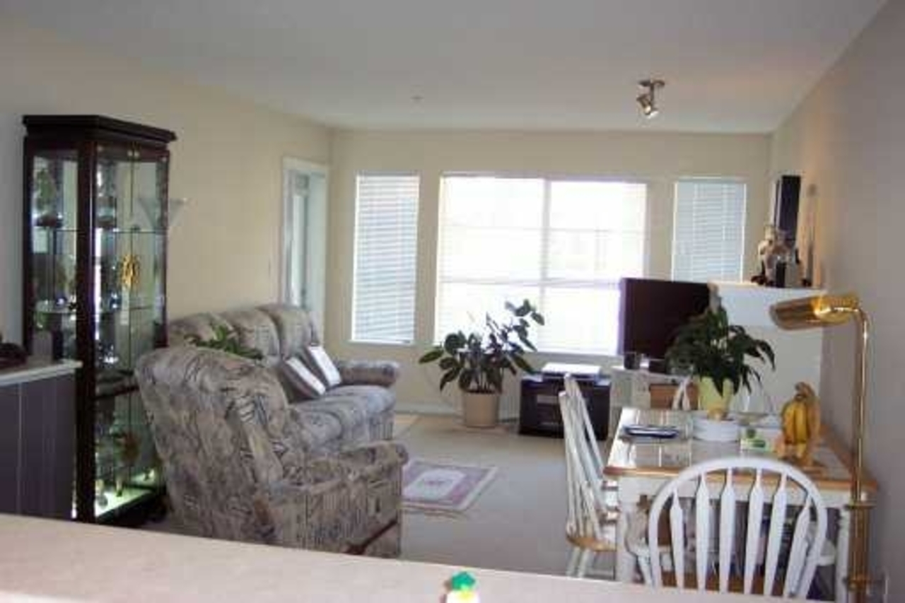 Eating Area at 415 - 2958 Silver Springs Blvd, Coquitlam Center, Coquitlam