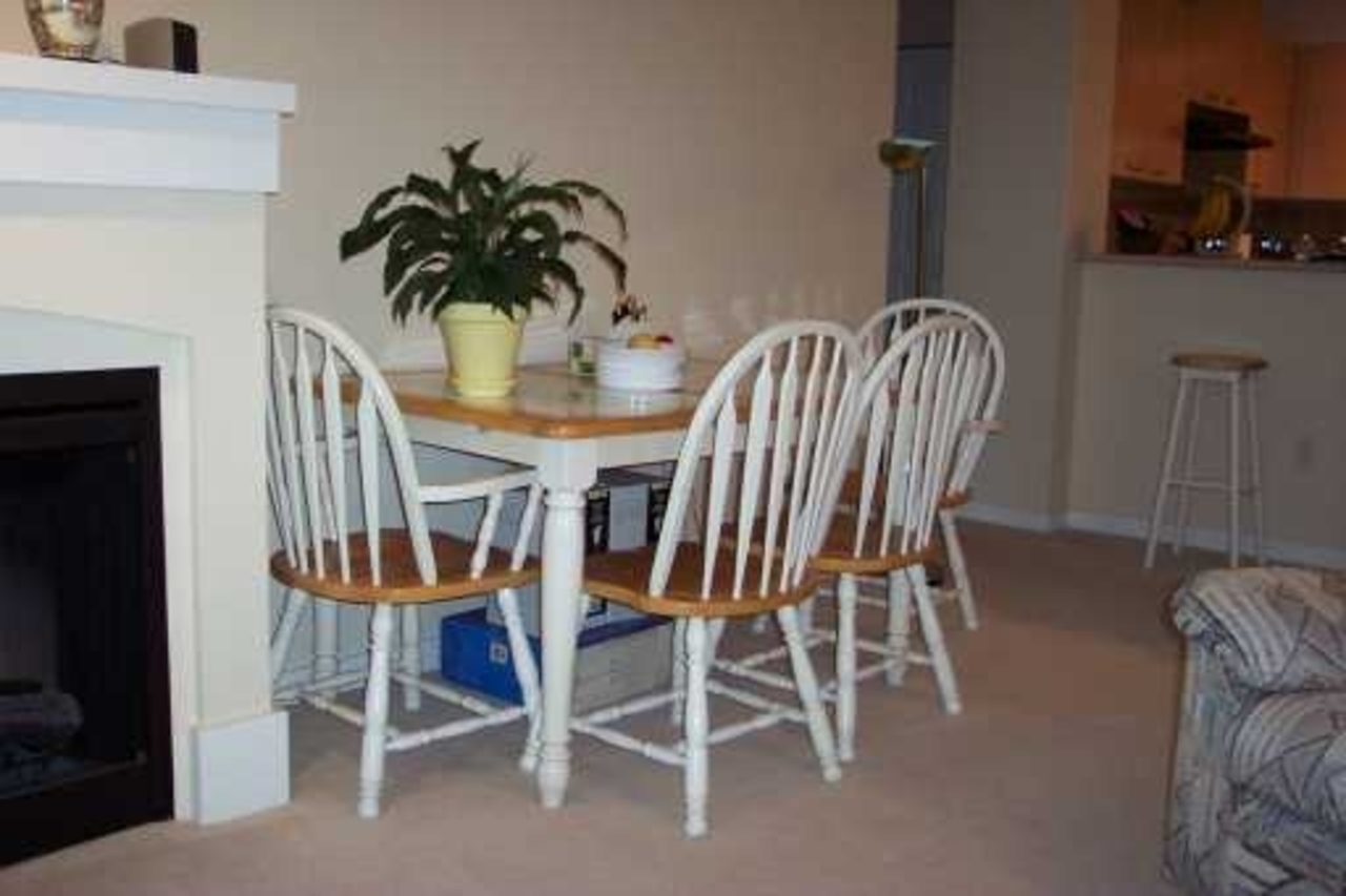 Eating Area at 415 - 2958 Silver Springs Blvd, Coquitlam Center, Coquitlam