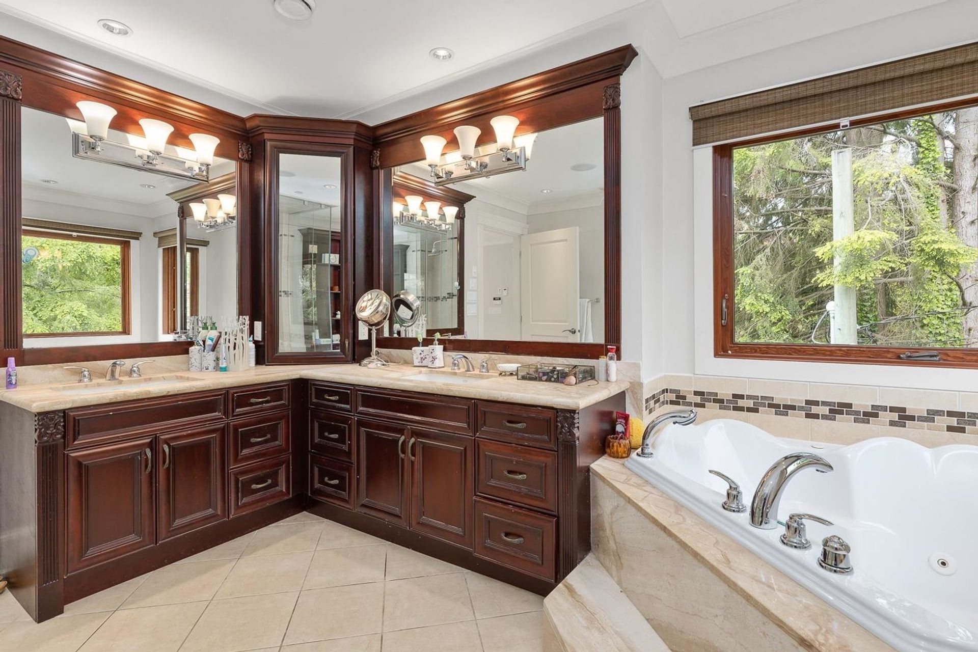 1080-eyremount-drive-british-properties-west-vancouver-17 at 1080 Eyremount Drive, British Properties, West Vancouver 1080-eyremount-drive-british-properties-west-vancouver-17 at 1080 Eyremount Drive, British Properties, West Vancouver