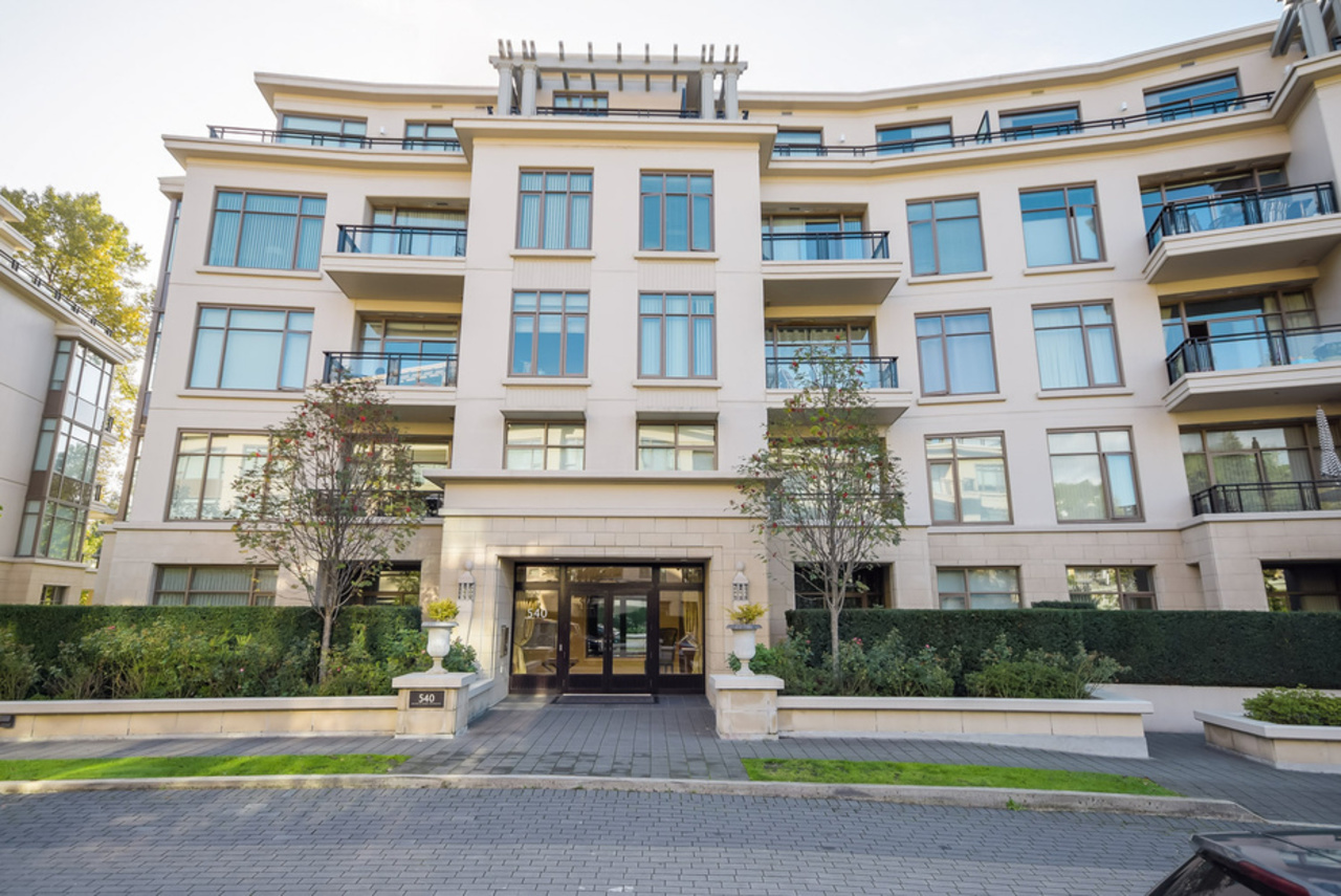 201 - 540  Crescent, Park Royal, West Vancouver  by Hossein Pejman 201 - 540  Crescent, Park Royal, West Vancouver