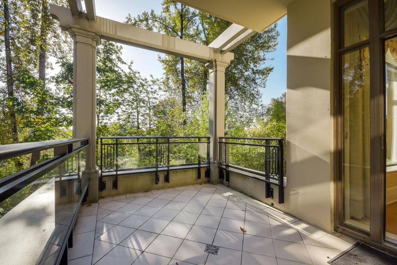 mini07 at 201 - 540  Crescent, Park Royal, West Vancouver mini07 at 201 - 540  Crescent, Park Royal, West Vancouver