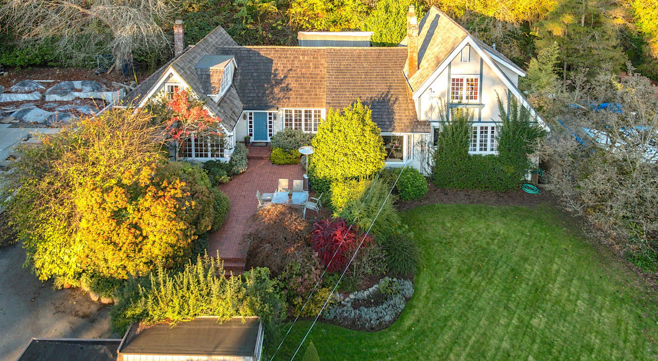 Exterior back at 2881  Avenue, Altamont, West Vancouver Exterior back at 2881  Avenue, Altamont, West Vancouver
