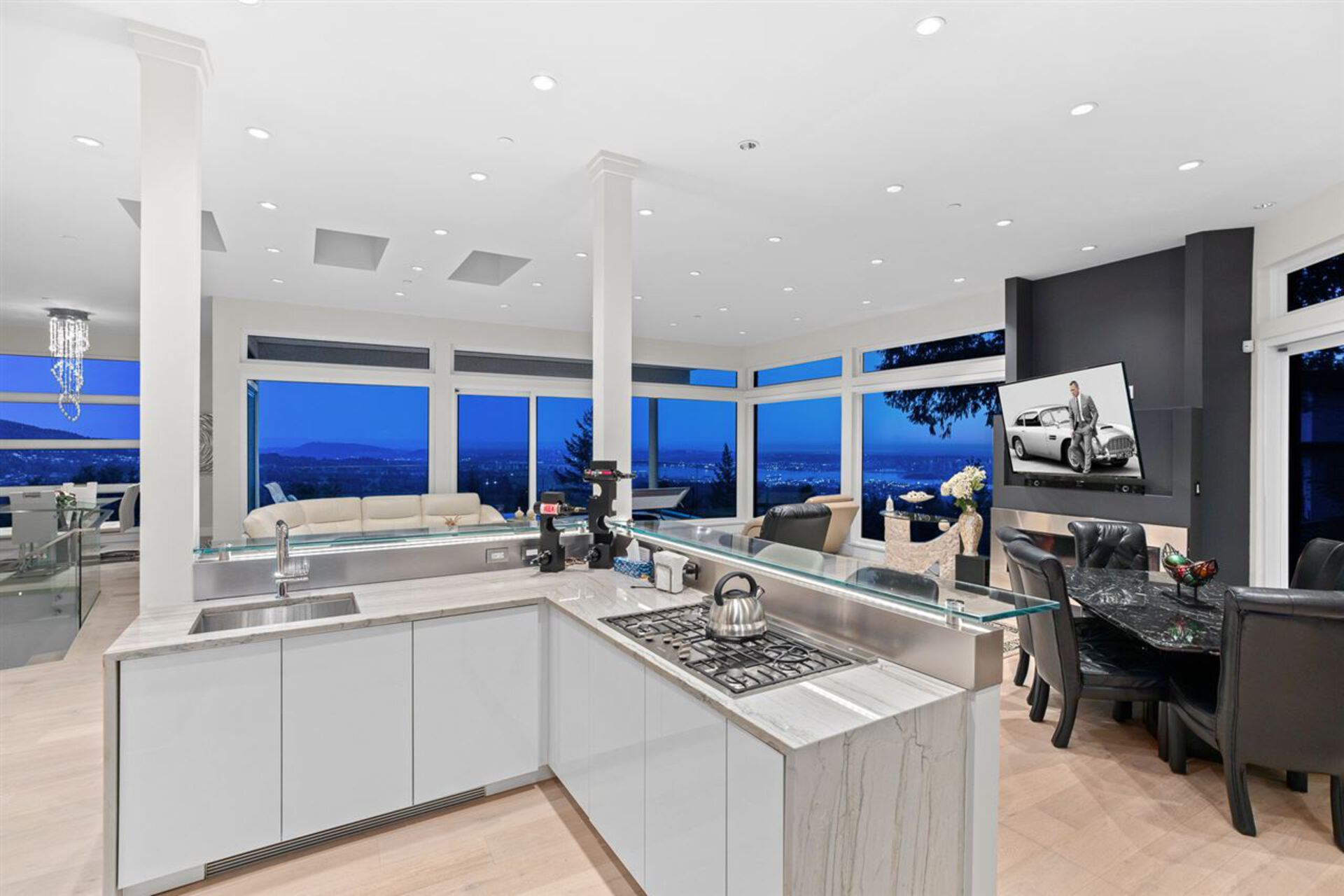 590-craigmohr-drive-glenmore-west-vancouver-07 at 590 Craigmohr Drive, Glenmore, West Vancouver 590-craigmohr-drive-glenmore-west-vancouver-07 at 590 Craigmohr Drive, Glenmore, West Vancouver