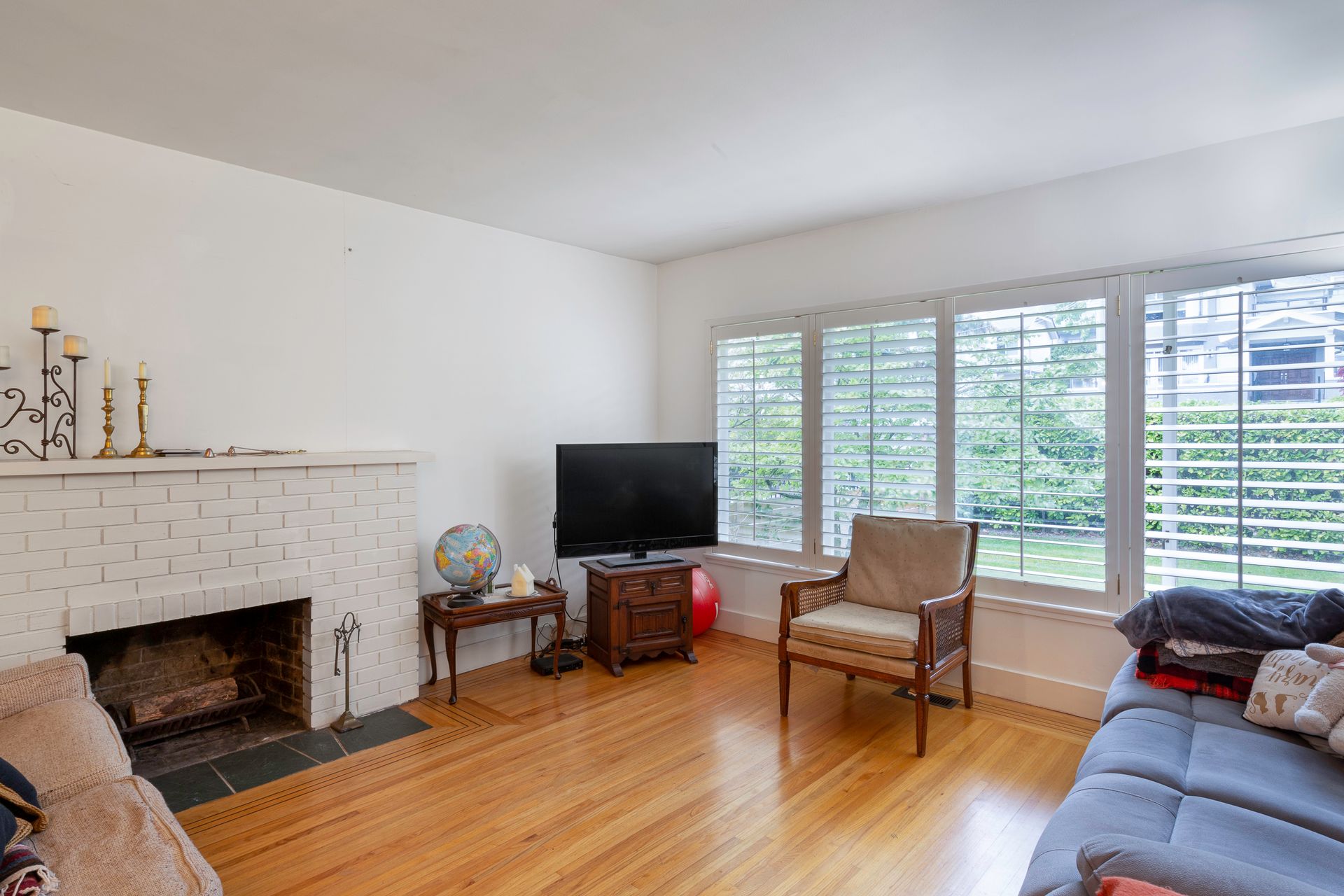 2342-lawson-st-25-2 at 2342 Lawson Avenue, Dundarave, West Vancouver 2342-lawson-st-25-2 at 2342 Lawson Avenue, Dundarave, West Vancouver