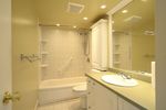 158-bath at 809 - 158C McArthur Ave, Vanier, Ottawa