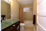 main bath at 138 Ivy Crescent, New Edinburgh, Ottawa