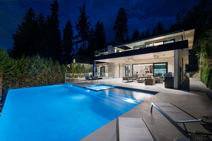 449-hillcrest-street-westmount-wv-west-vancouver-03 at 449 Hillcrest Street, Westmount WV, West Vancouver