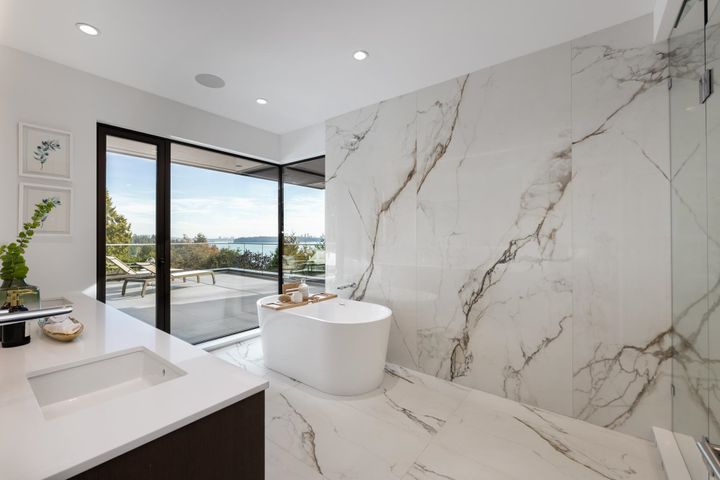 449-hillcrest-street-westmount-wv-west-vancouver-31 at 449 Hillcrest Street, Westmount WV, West Vancouver