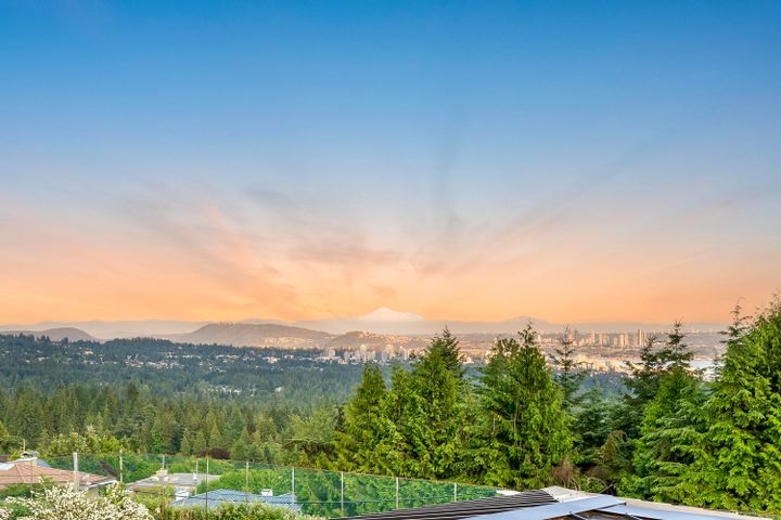 1036-eyremount-drive-british-properties-west-vancouver-02 at 1036 Eyremount Drive, British Properties, West Vancouver