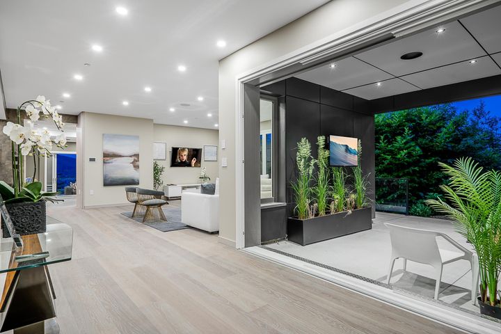 594-craigmohr-drive-glenmore-west-vancouver-15 at 594 Craigmohr Drive, Glenmore, West Vancouver