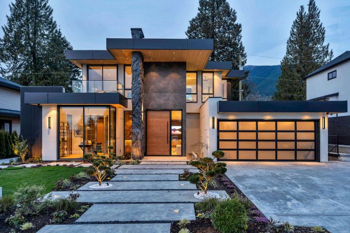 922-wentworth-avenue-forest-hills-nv-north-vancouver-01 at 922 Wentworth Avenue, Forest Hills NV, North Vancouver