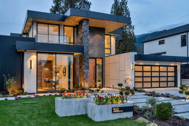 922-wentworth-avenue-forest-hills-nv-north-vancouver-03 at 922 Wentworth Avenue, Forest Hills NV, North Vancouver
