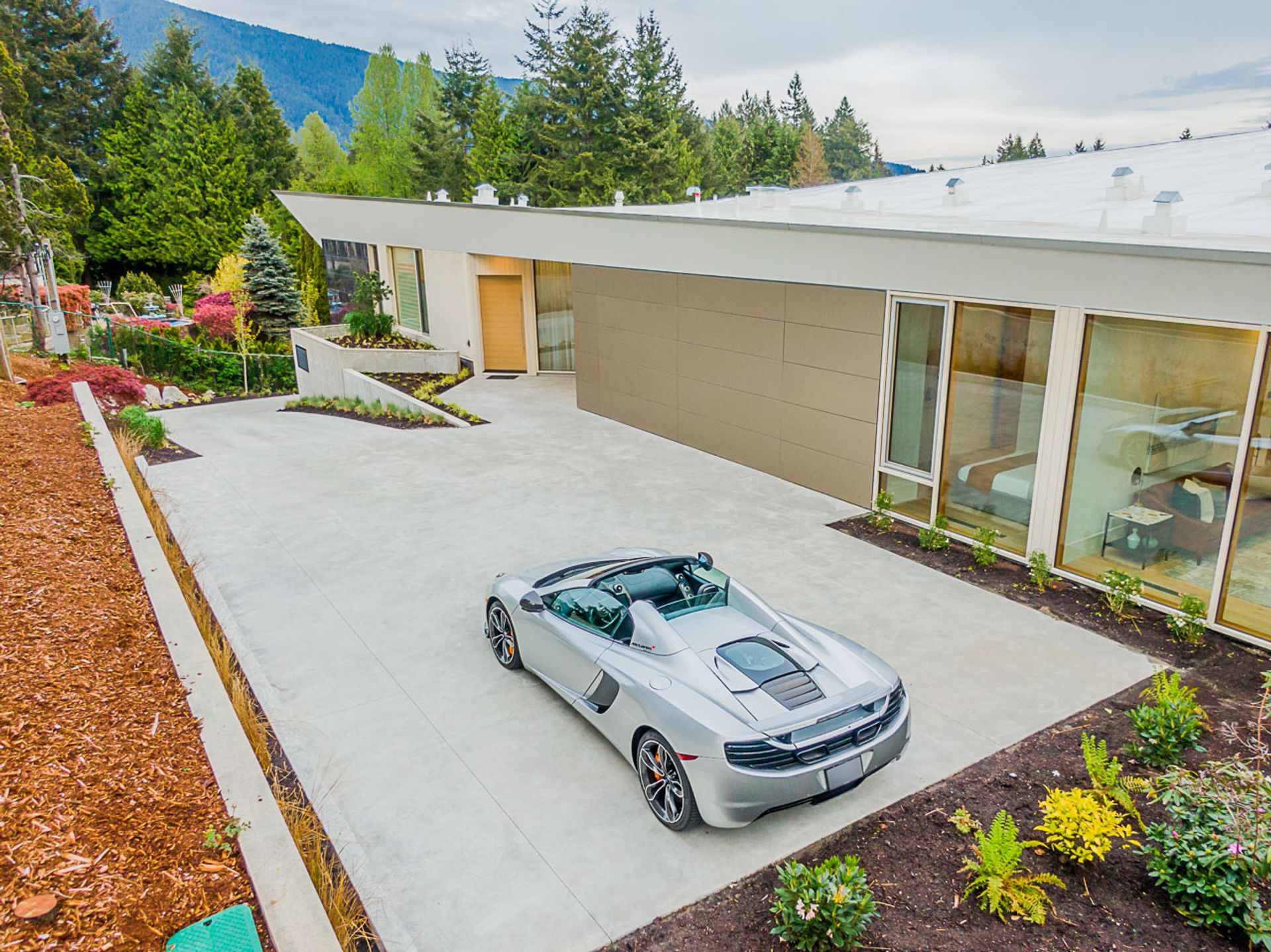 68-driveway at West Vancouver