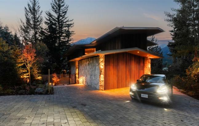 3296 Archibald Way ( Whistler ), Whistler photo number 2
