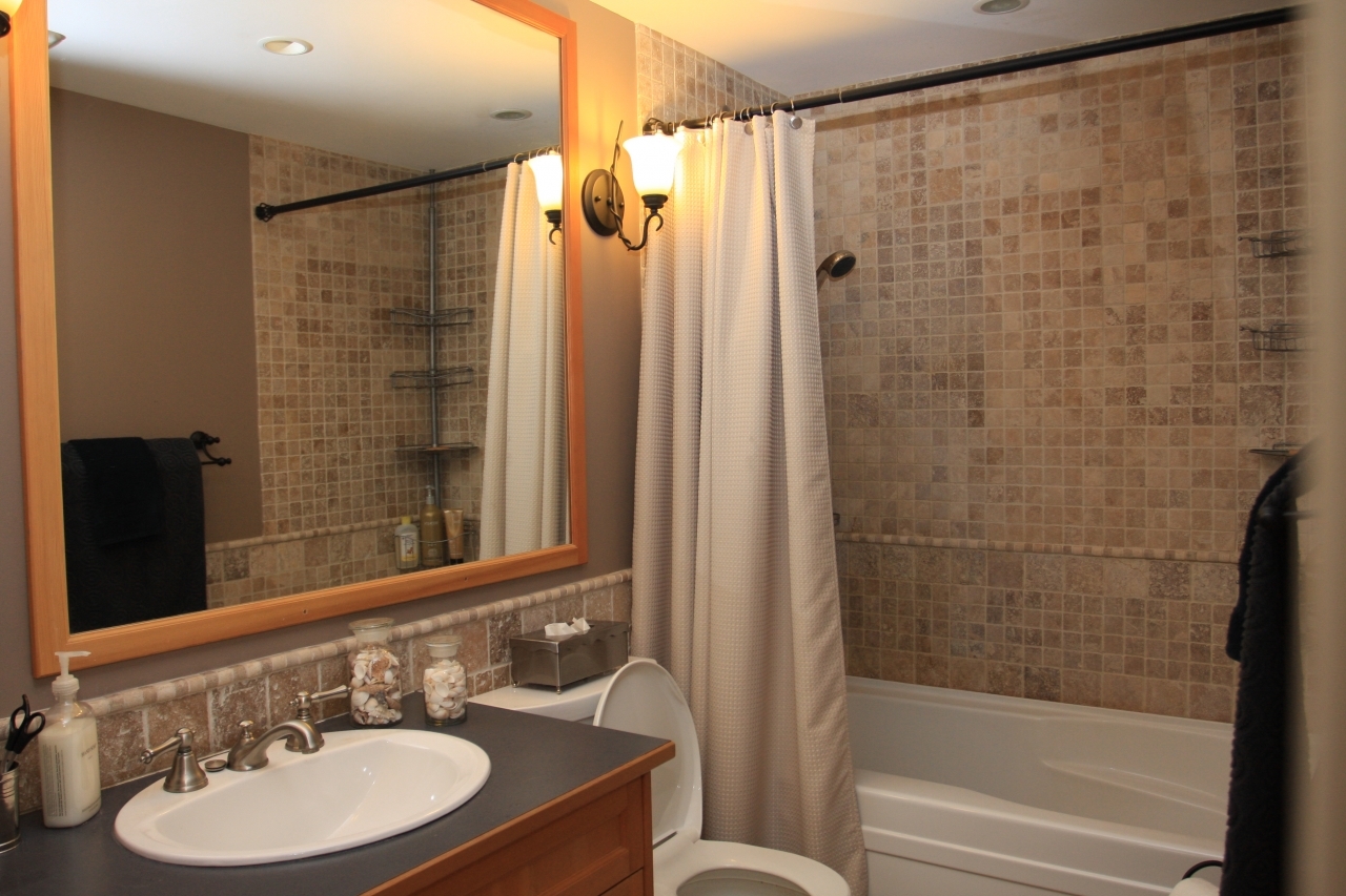 Bath 1 at 102 - 105 Kings Road, Upper Lonsdale, North Vancouver