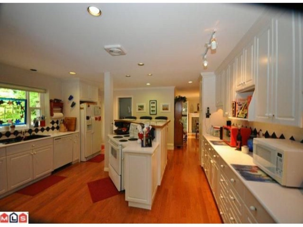 image-259541466-4.jpg at 13867 17a Avenue, Sunnyside Park Surrey, South Surrey White Rock